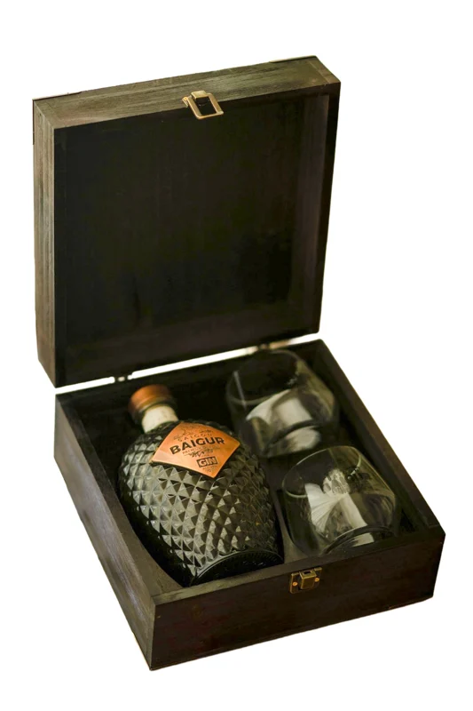 Saigon Baigur Premium Dry Gin Geschenkpackung mit 2 Tumbler 43° 70cl